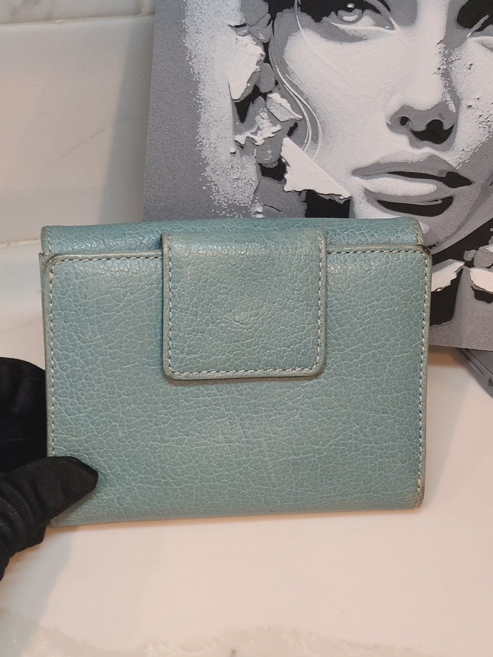 kate spade K8 Vintage pebble leather small bifold wallet in light blue - Picture 3 of 14